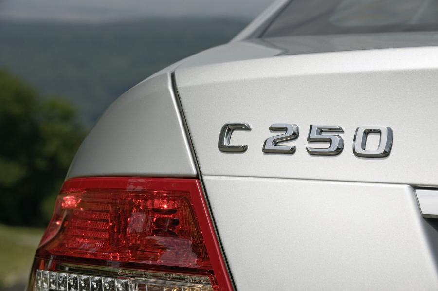  Mercedes-Benz C-Class 2007 года  (фото 9 из 413)